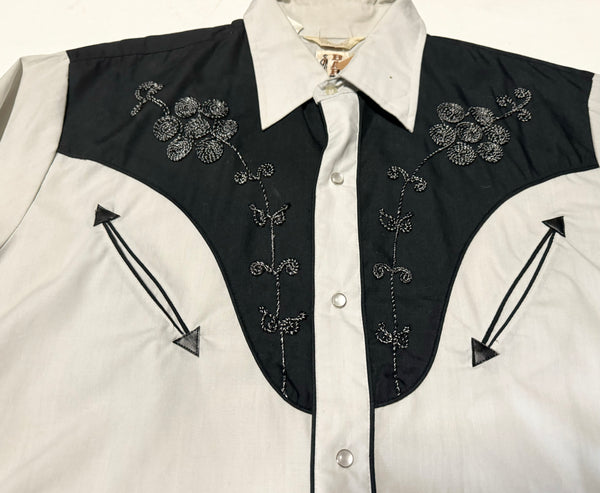 Vintage Floral Embroidered Western Shirt ‘Barb’ (L)